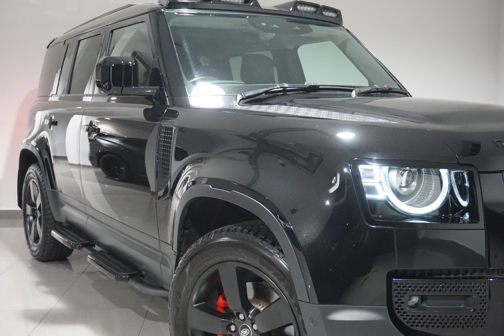 Land Rover Defender 110 3.0 D250 MHEV HSE Hard Top SUV 5dr Diesel Auto 4WD MWB Euro 6 (s/s) (250 ps)